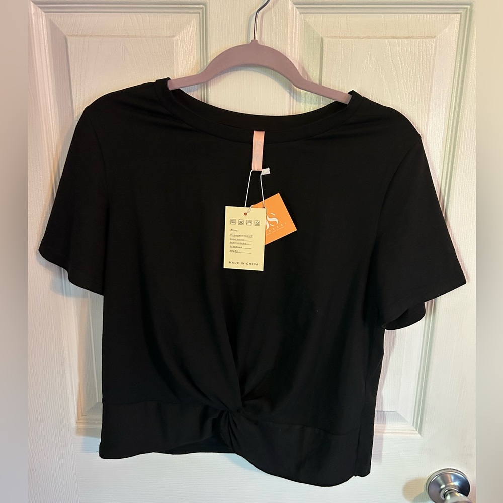 Medium black knotted crop top - NWT